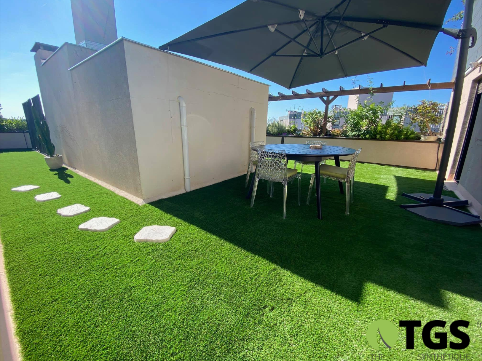 gazon synthetique toit terrasse, gazon artificiel toit terrasse, pelouse synthetique toit terrasse, pelouse artificielle toit terrasse